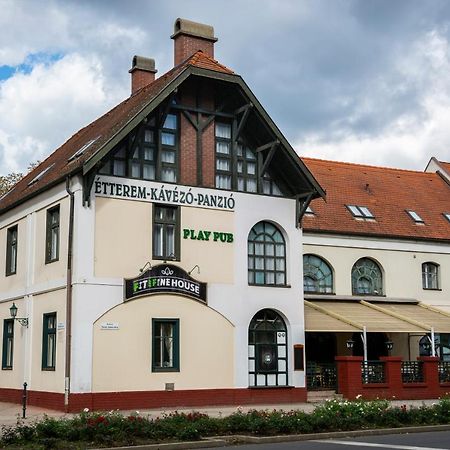 Play Pub Étterem és Panzió Debrecen Exterior foto